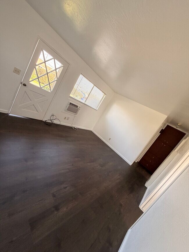 Building Photo - 3224 Berg Ave