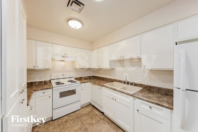Foto del edificio - 2529 W Sweetwater Ave