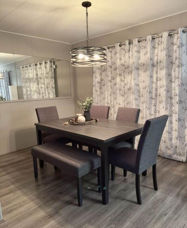 Foto del edificio - Short term furnished (Owner occupies for two months sometime between September 1st. & May 30th.)