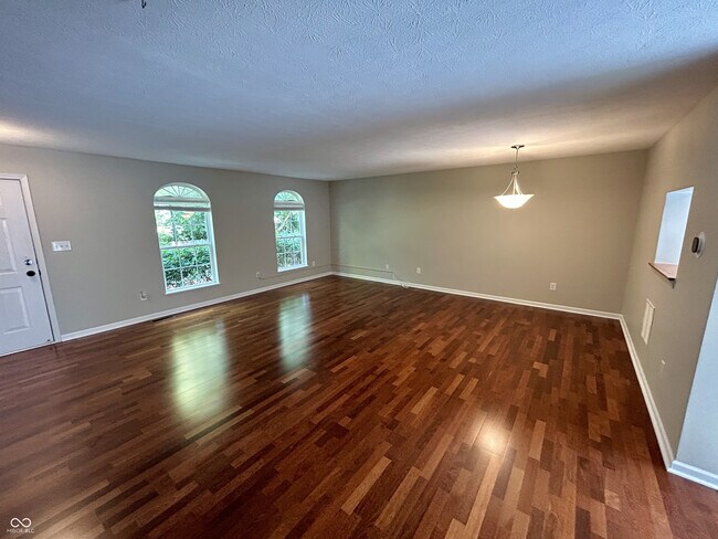 Foto del edificio - 3078 Armory Dr