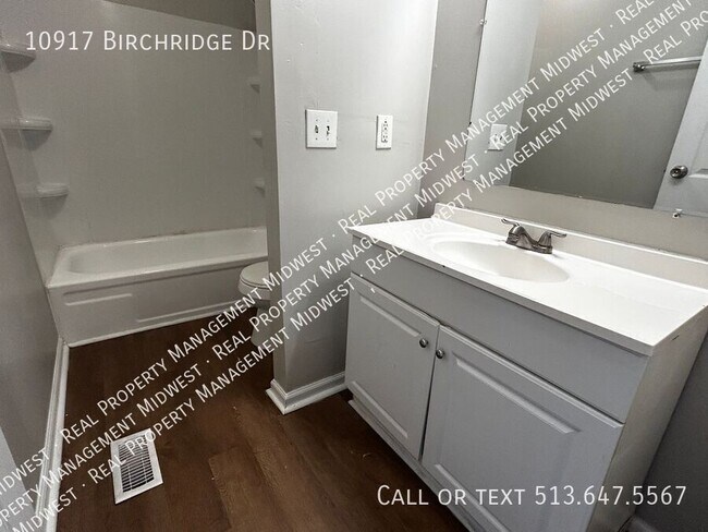 Foto del edificio - 10917 Birchridge Dr