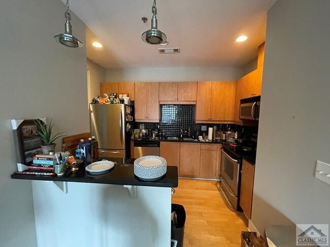 Building Photo - 1040 Gaines School Rd