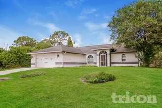 Building Photo - 3095 Schomer St