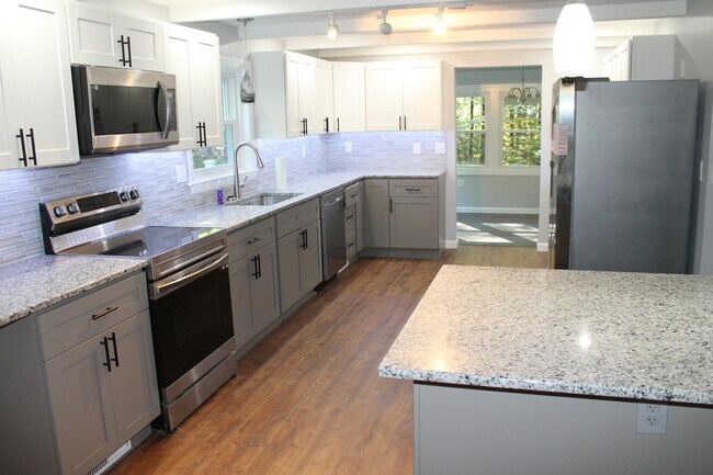 Foto del edificio - 498 Mont Vernon Rd