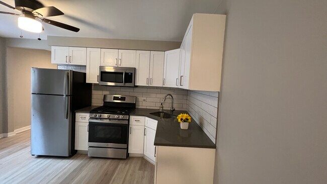 Cocina - 4835 Hull St