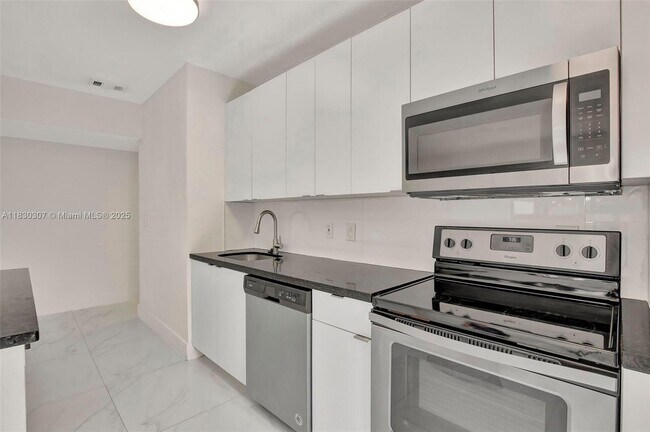 Foto del edificio - 5731 NE 18th Ave