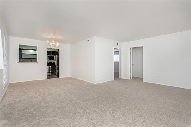 Foto del edificio - 6015 E University Blvd