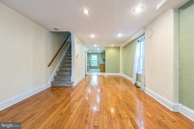 Foto del edificio - 230 W Ashland St
