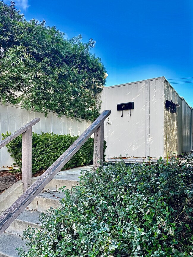 Building Photo - 951 9th St