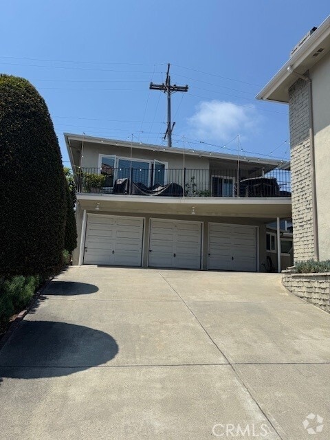 Building Photo - 312 Avenida Del Mar
