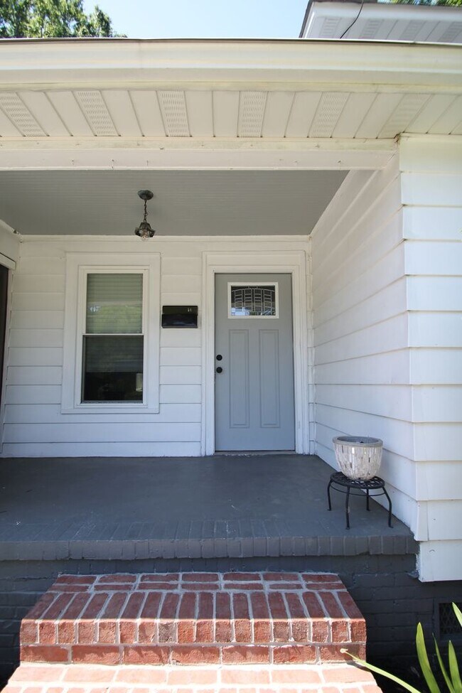Building Photo - Exclusively Offered by Muse Realty, LLC
