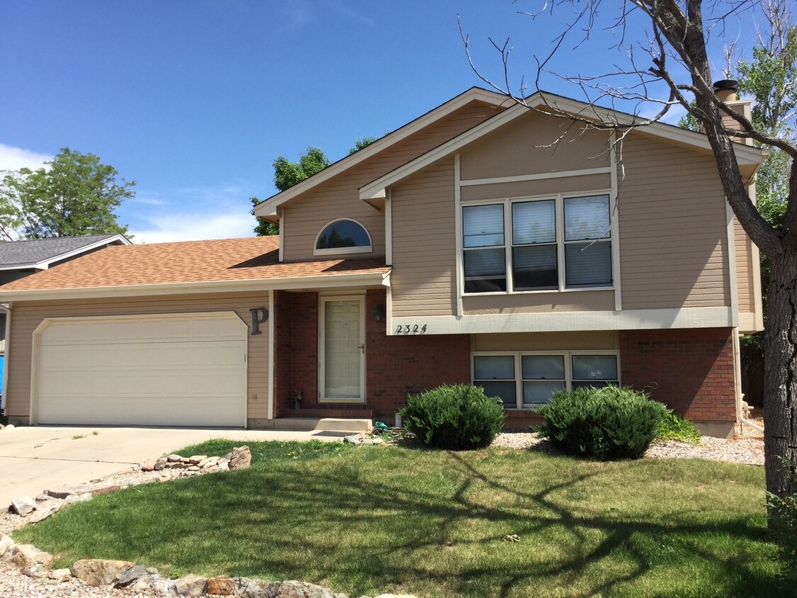 Foto principal - Great 4 Bed, 2 Bath House in West Fort Col...