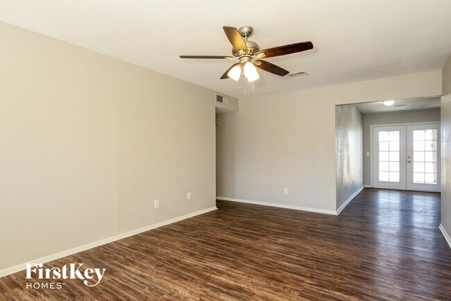 Building Photo - 9402 N 74th Dr