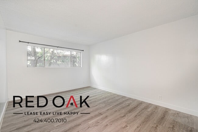 Foto del edificio - 10535 Lindley Ave