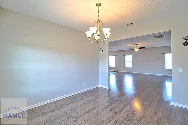 Building Photo - 1301 Windrow Dr