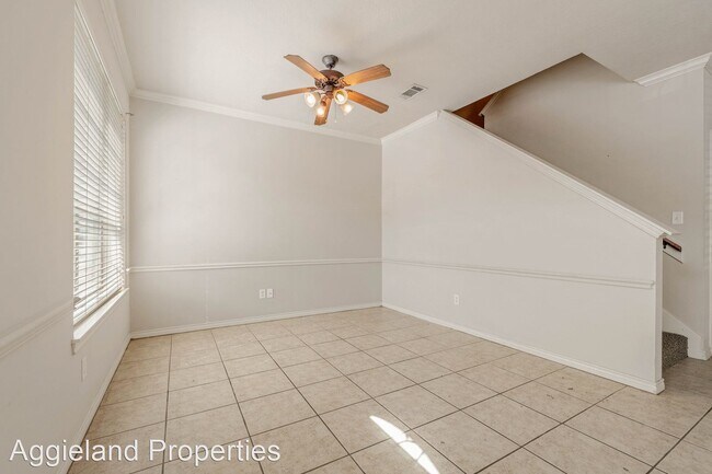 Building Photo - 4 br, 4 bath House - 304 Forest