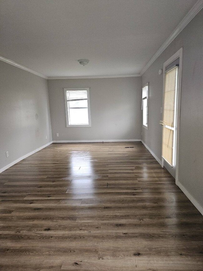 Building Photo - 107 Drive 980