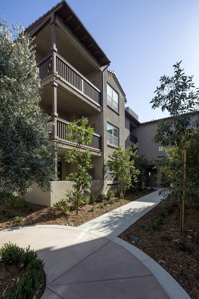 Montecito Apartments Corona, CA