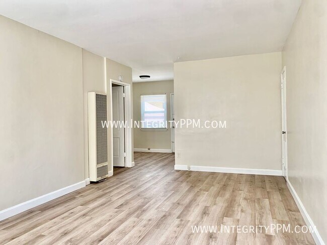 Building Photo - North Park - Charming 1 Bedroom Apartment ...