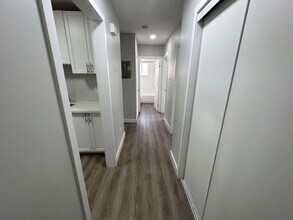 Building Photo - 98 Forest St
