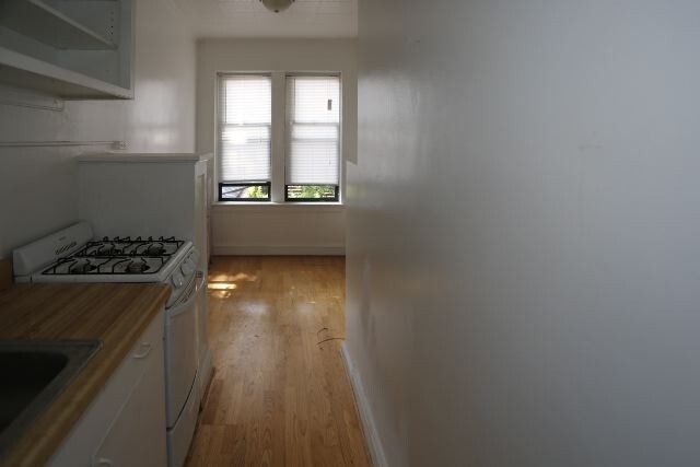 Building Photo - 4634 N Paulina St