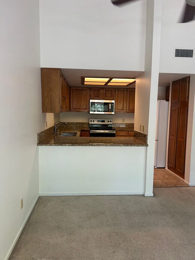 Foto del edificio - Idlewild Riverfront condo