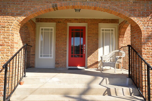Historical character has been respectfully preserved. - 121 North St