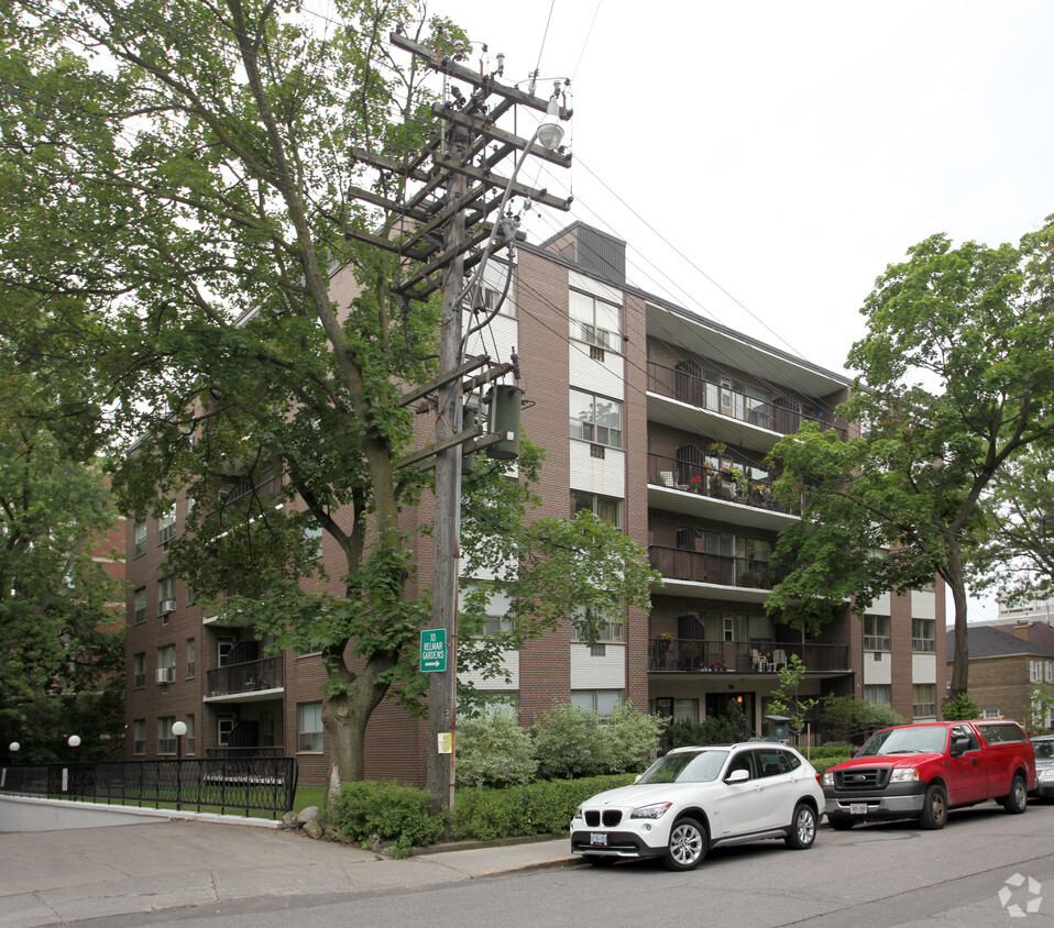 Building Photo - 345 Lonsdale Rd