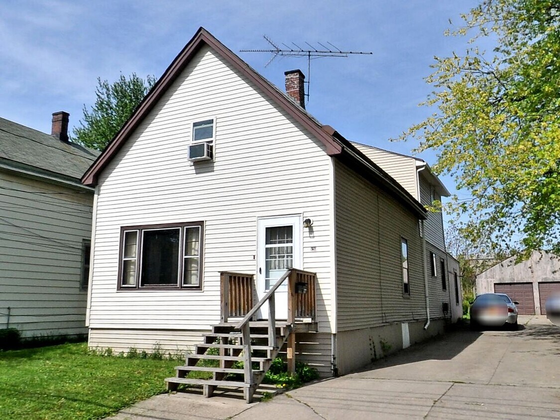 Primary Photo - 120 Central Ave