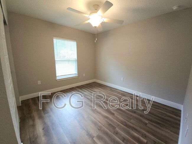 Building Photo - 9058 N Bee Way