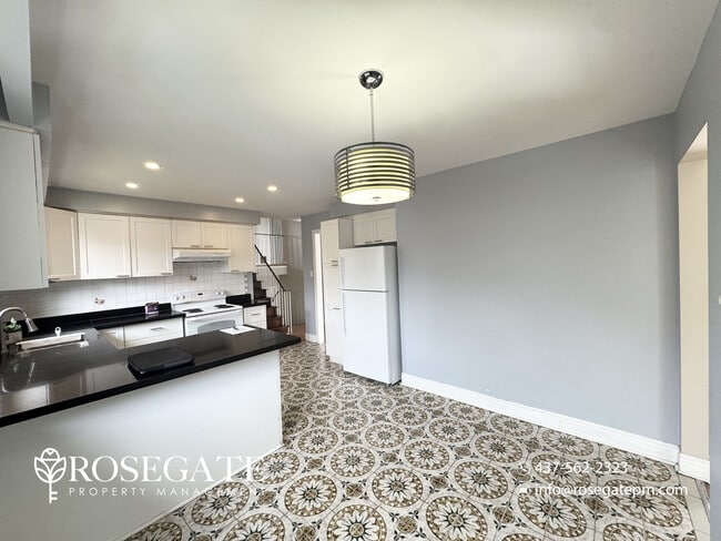Building Photo - Spacious 3-Bedroom Main Level Apartment with Private Balcony – Brampton