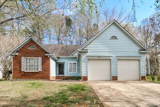 Building Photo - 11016 Pale Hickory Ln