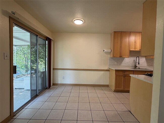 Foto del edificio - 1200 Warrington Dr