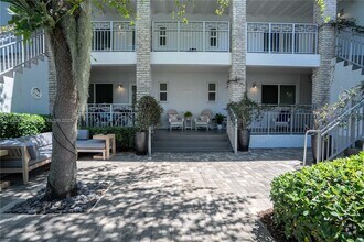 Building Photo - 117 S Shore Dr