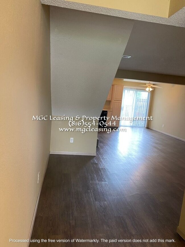 Building Photo - South Garden Townhomes