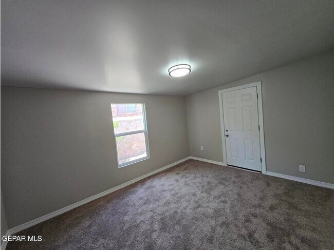 Foto del edificio - 3909 Sunrise Ave