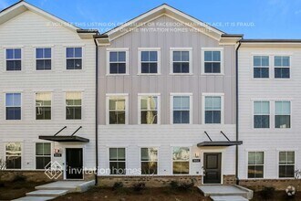 Building Photo - 8012 Roest Ln