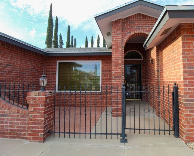 Building Photo - 1809 Pueblo Alegre Dr