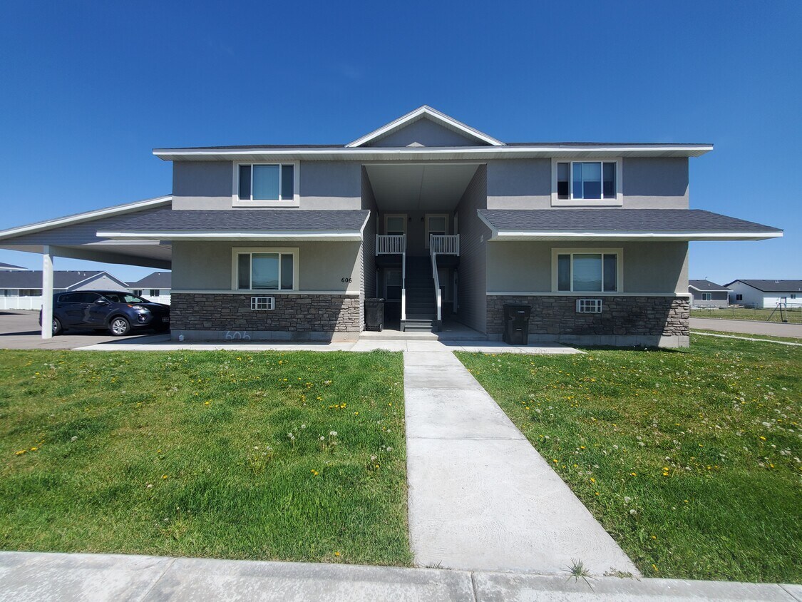 606 Caribou St Unit 1, Rigby, ID 83442 Apartments in Rigby, ID