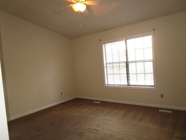 Foto del edificio - 645 Archdale Dr