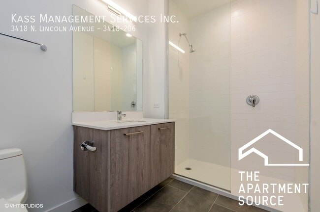 Building Photo - 3420 N Lincoln Ave