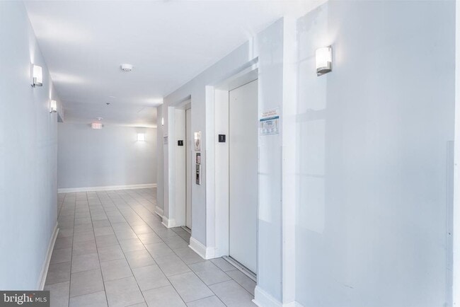 Foto del edificio - 3313 Wyndham Cir