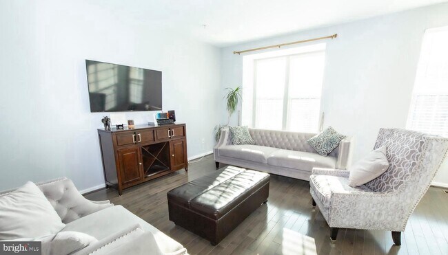Foto del edificio - 18540 Hickory Meadow Dr