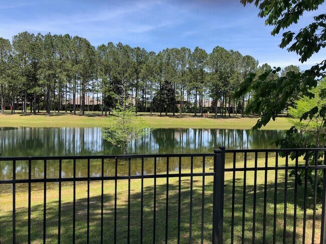Building Photo - 554 Camellia Ct