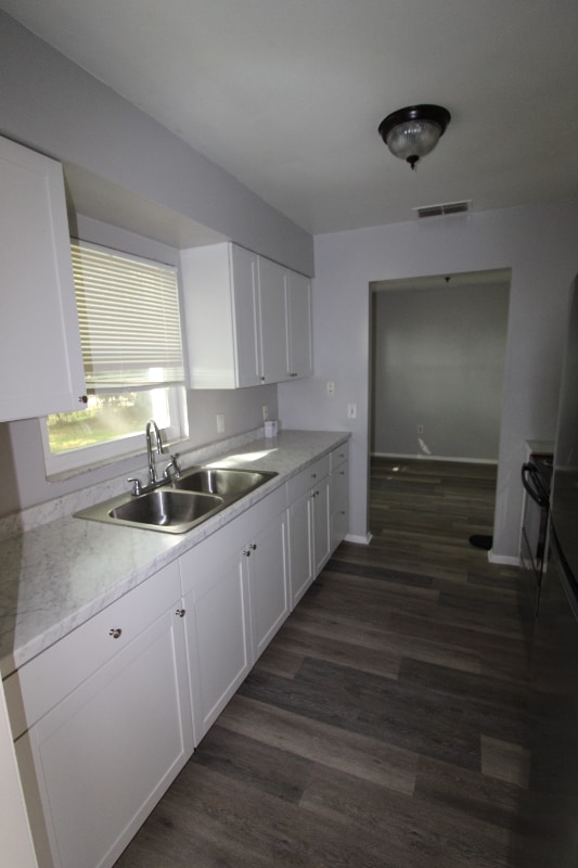 Building Photo - 2105 Blossom Ct