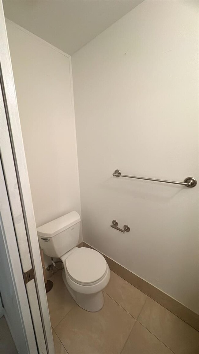 Building Photo - 6437 Boca Cir