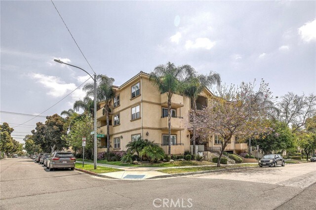 Building Photo - 650 E Palm Ave