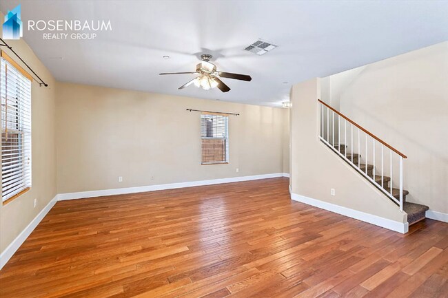 Foto del edificio - Charming 3-beds, 2.5-baths two-story home nestled in the desirable Tierra Del Paraiso community!