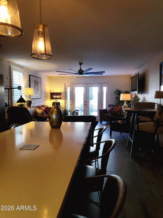 Foto del edificio - 3737 E Turney Ave