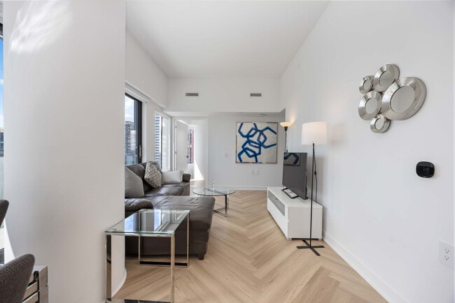 Photo du bâtiment - 225 Adelaide St W